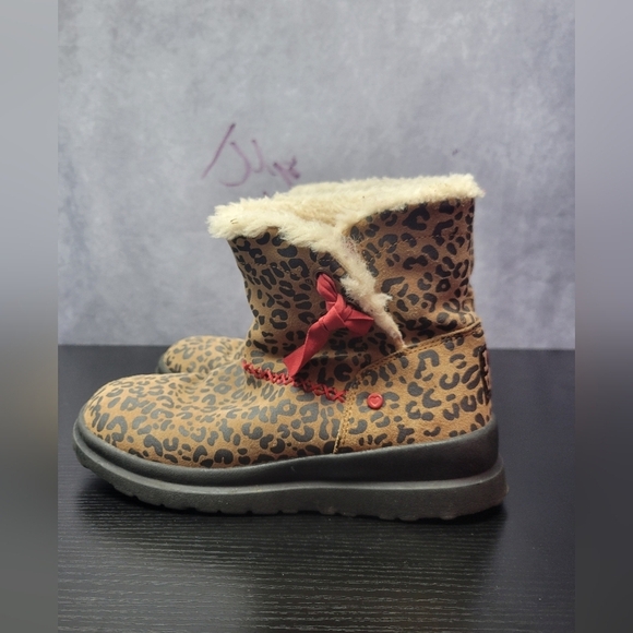 I❤UGG Leopard Print Women's Bootie Size 6 Faux fur - Picture 2 of 11